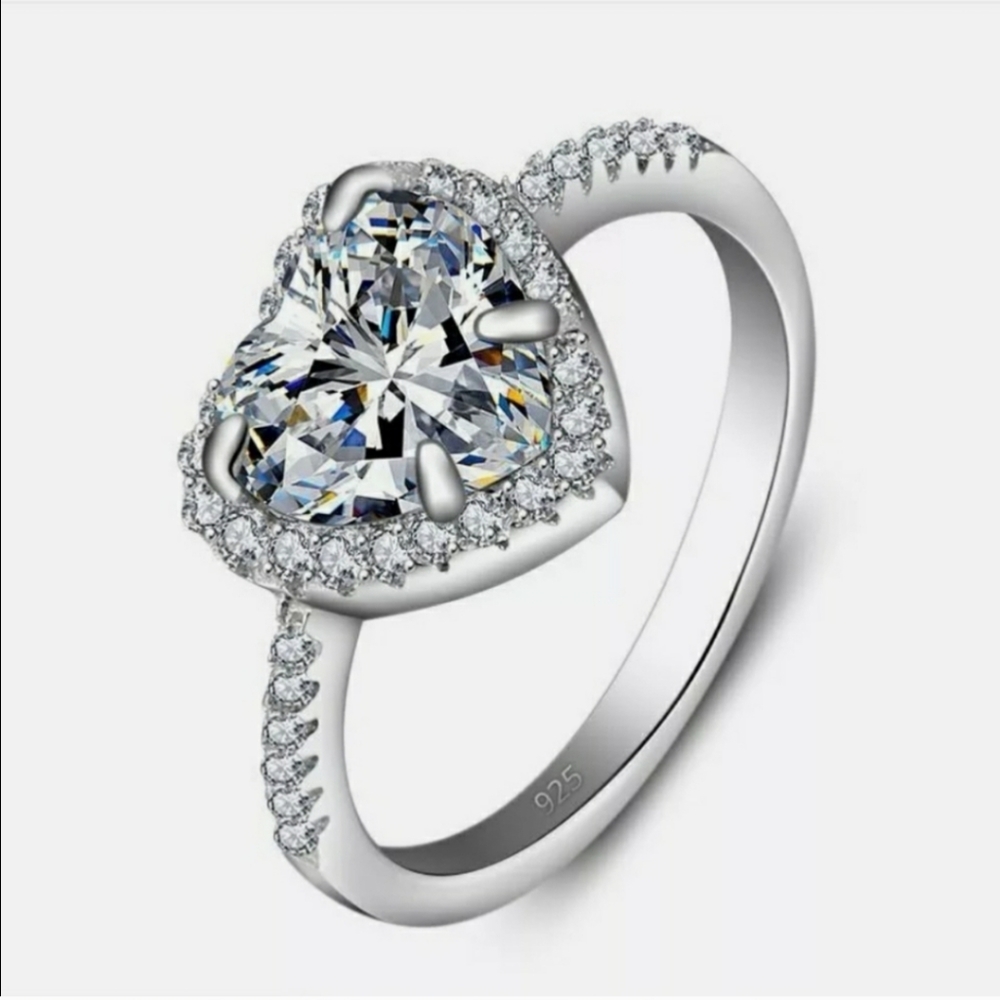 New Gorgeous Heart Engagement Ring